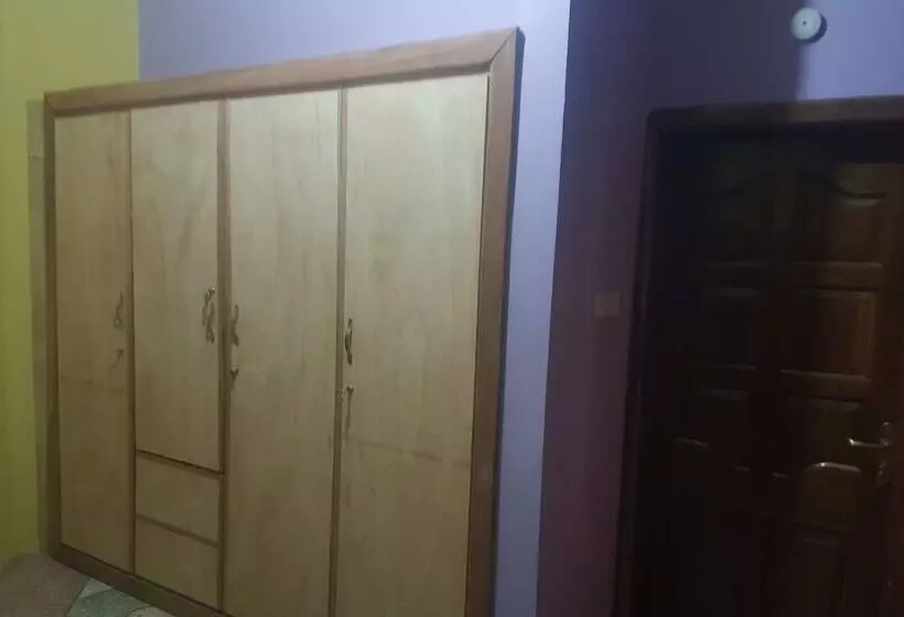 هتل Yelsking Royal Lodge
