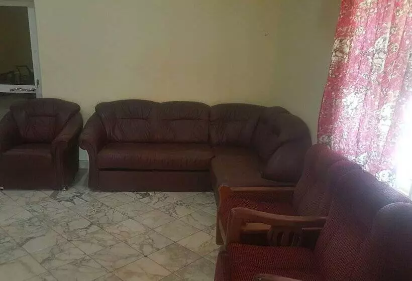 هتل Yelsking Royal Lodge
