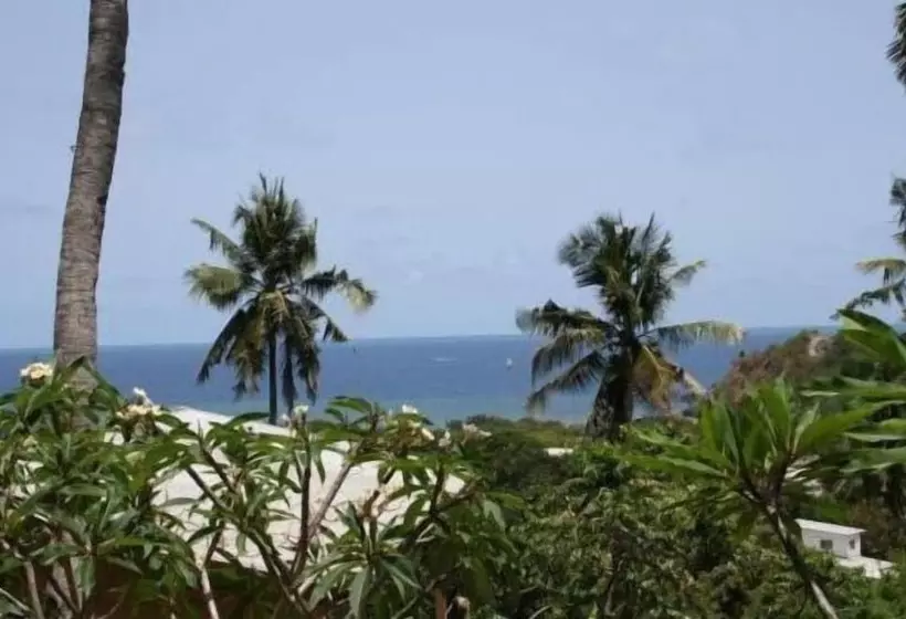 پانسیون Villa Maora