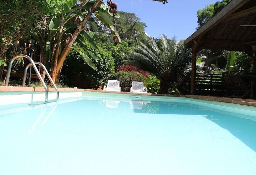 פנסיון Villa Maora