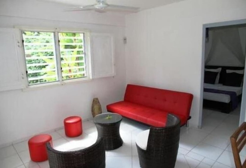 פנסיון Villa Maora