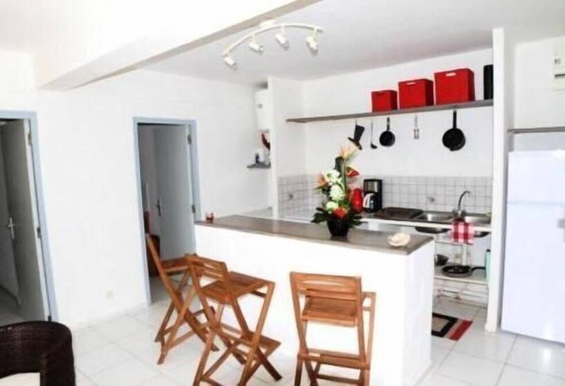 פנסיון Villa Maora