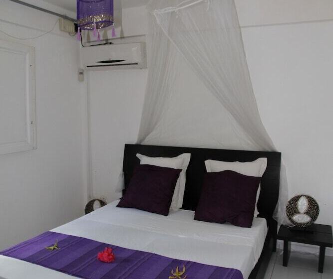 פנסיון Villa Maora