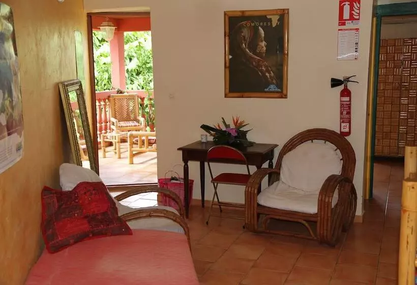 پانسیون Villa Maora