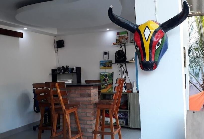 Общежитие Hostal Backpackers Villa Karejo