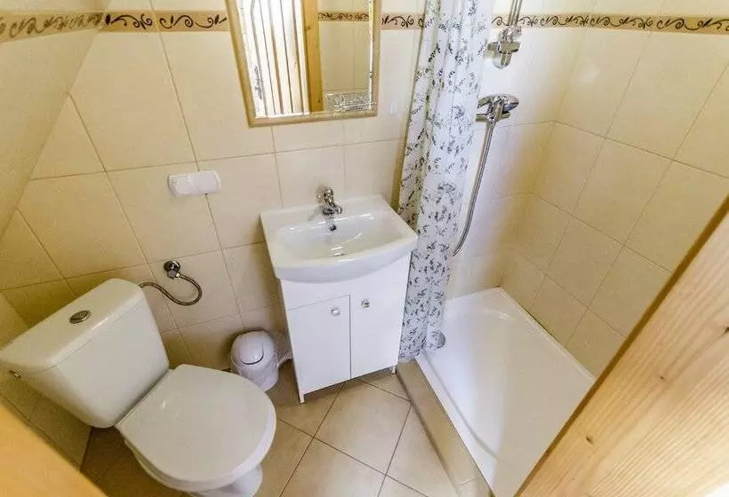 Aamiaismajoitus (B&B) Agroturystyka Sarenka