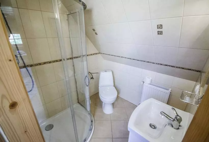 Aamiaismajoitus (B&B) Agroturystyka Sarenka