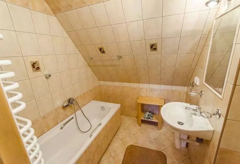 Aamiaismajoitus (B&B) Agroturystyka Sarenka