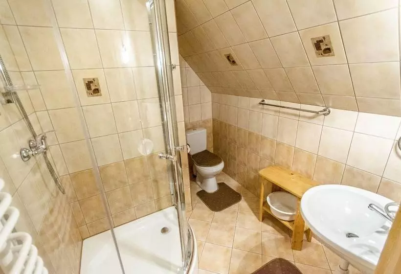 Aamiaismajoitus (B&B) Agroturystyka Sarenka