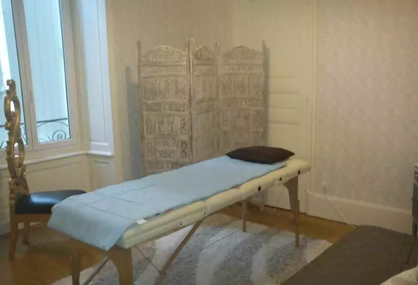 ベッドアンドブレックファースト Chambres D Hôtes Du Domaine Des Soyeux