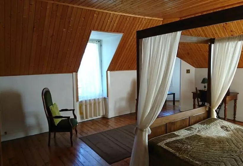 ベッドアンドブレックファースト Chambres D Hôtes Du Domaine Des Soyeux