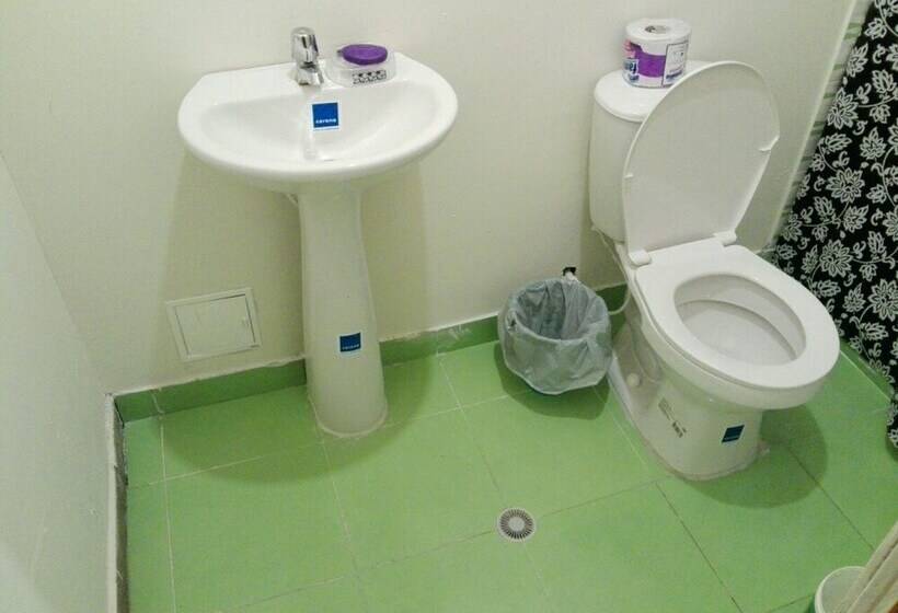 Down Town Beach Sarie Bay