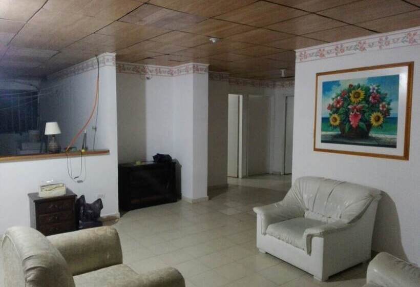 Down Town Beach Sarie Bay