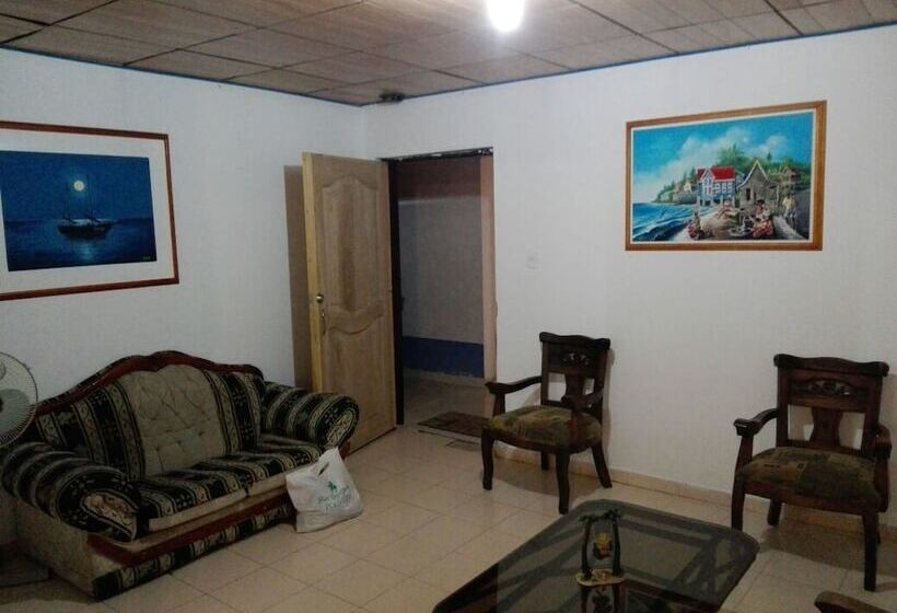 Down Town Beach Sarie Bay