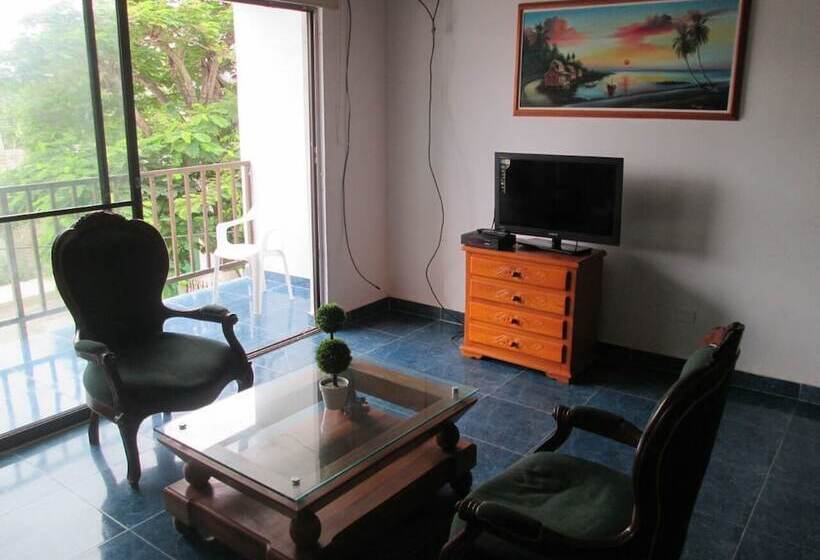 Down Town Beach Sarie Bay