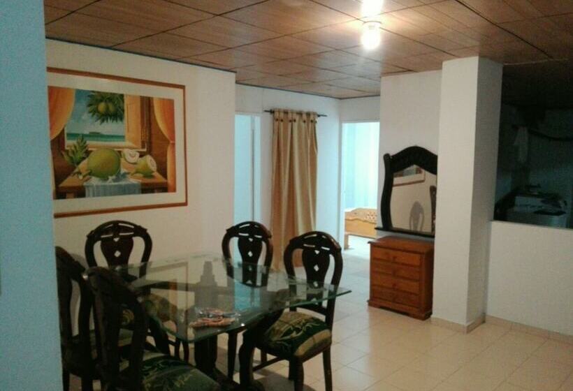 Down Town Beach Sarie Bay