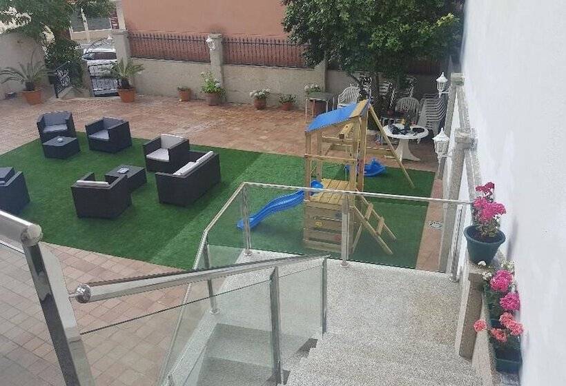 Отель Cervantes