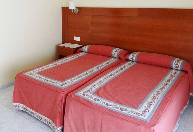 Отель Cervantes