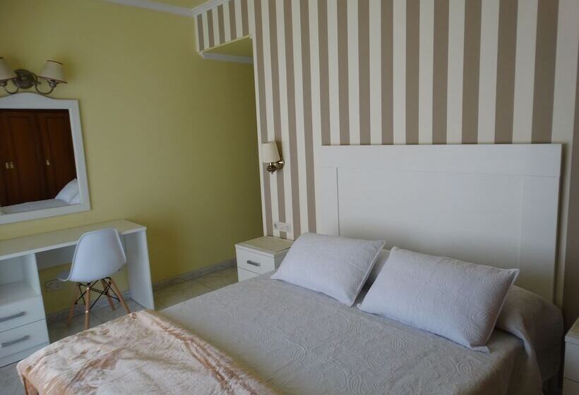 Отель Cervantes