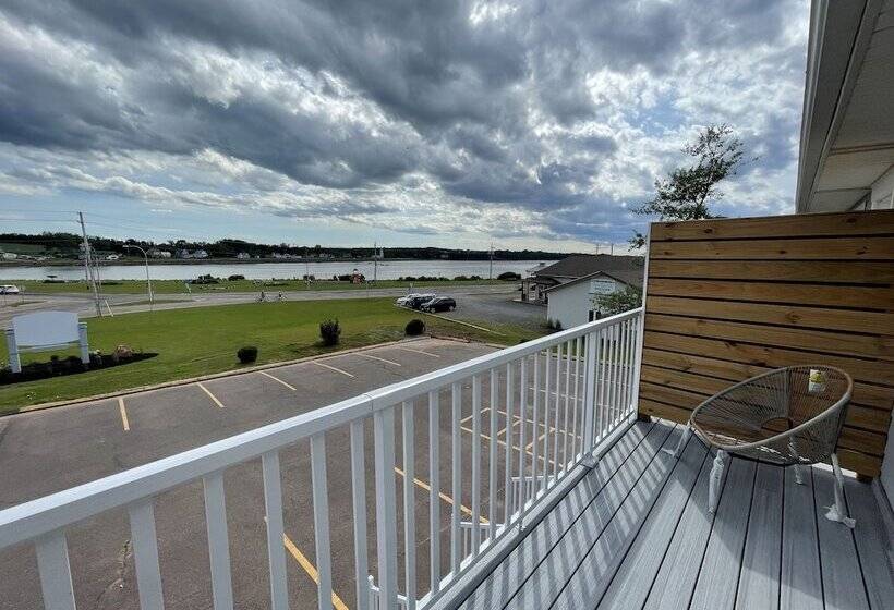 Otel Gateway To Greenwich Suites