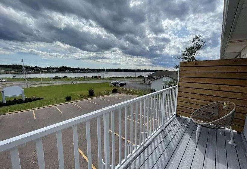 Hotelli Gateway To Greenwich Suites