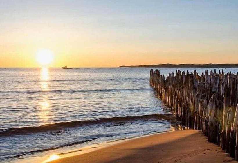 Otel Gateway To Greenwich Suites