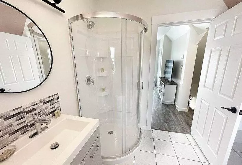 Hotelli Gateway To Greenwich Suites