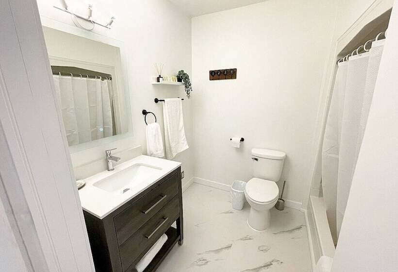 Otel Gateway To Greenwich Suites