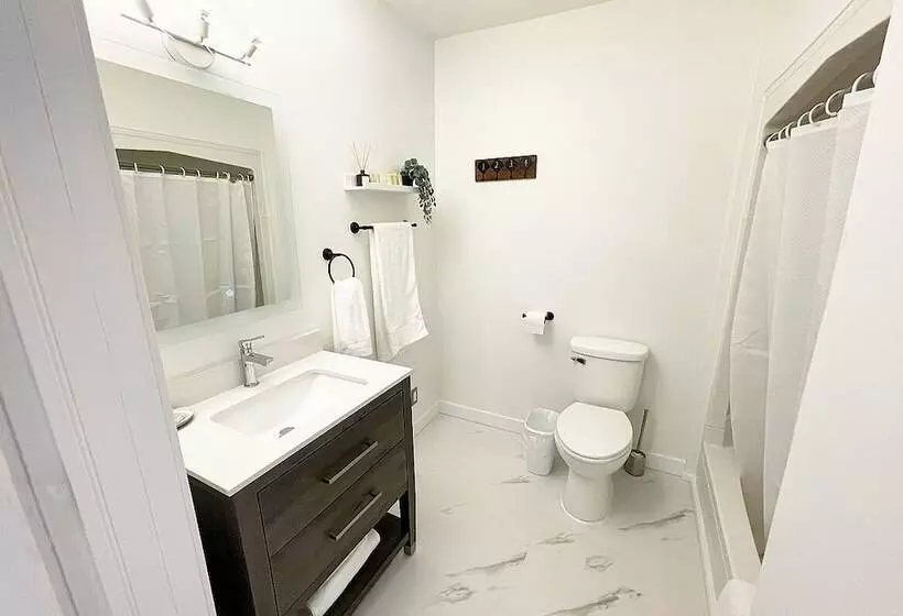 Hotelli Gateway To Greenwich Suites