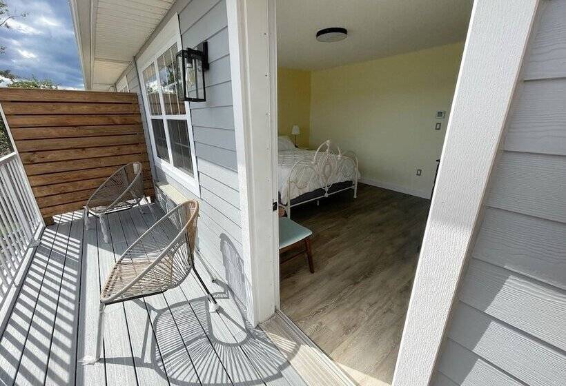 Otel Gateway To Greenwich Suites