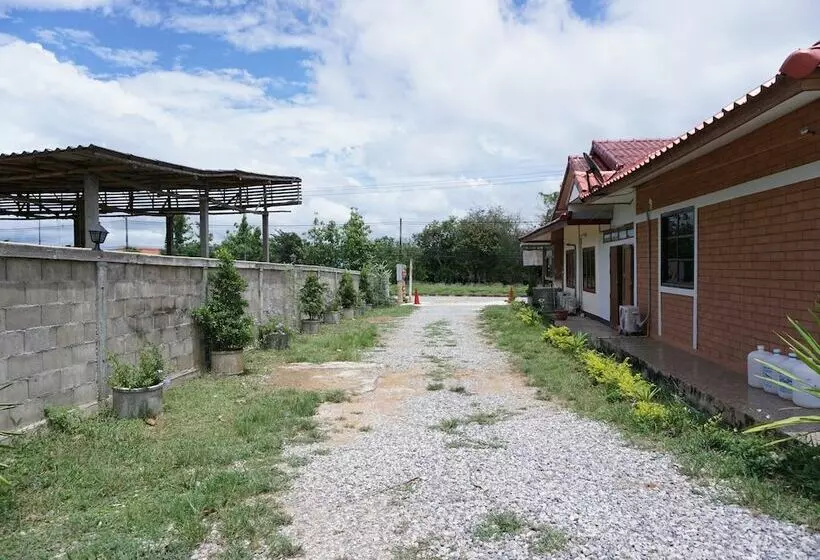 ホテル Mookravee Resort
