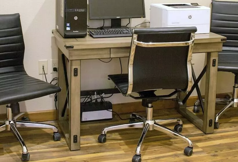 Hotelli Newcastle Lodge And Convention Center