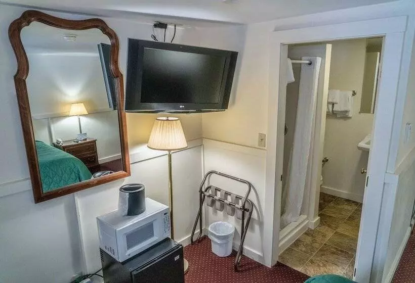 Mount Whittier Motel