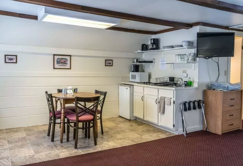 Mount Whittier Motel