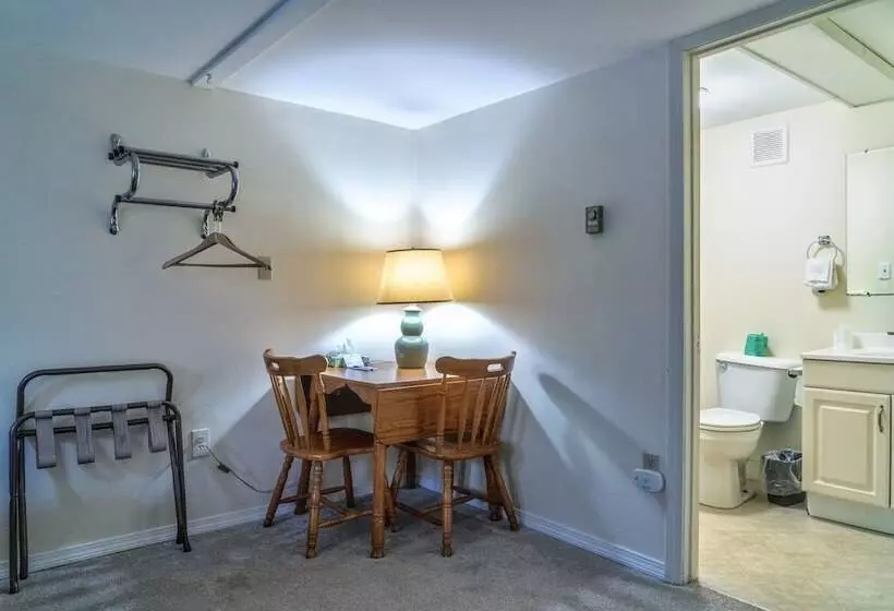 Mount Whittier Motel