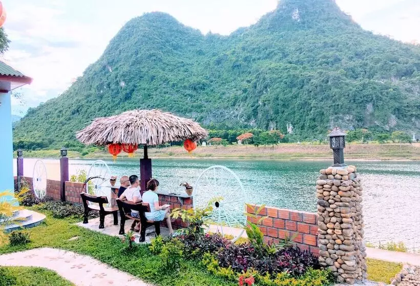 پانسیون Son River House
