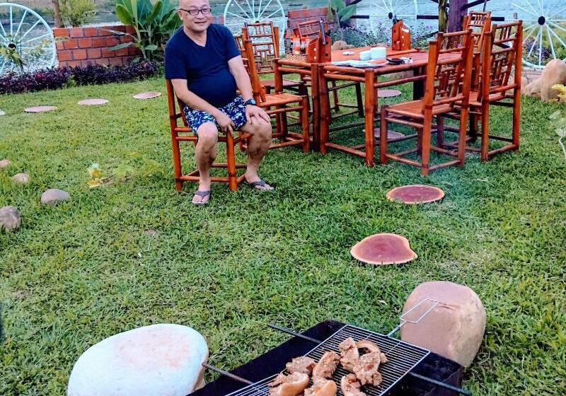 פנסיון Son River House