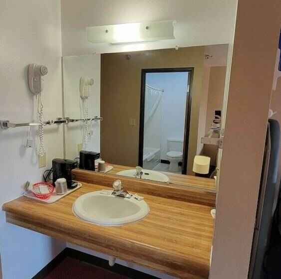 Wagner Lakeside Motel