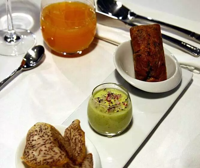 تختخواب و صبحانه Villa Romeo