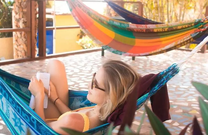 مسافرخانه Cerrito Tropical