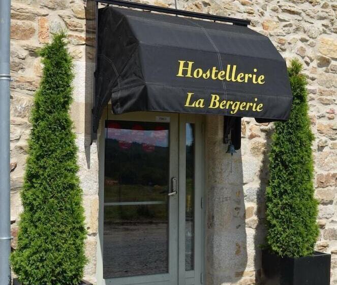 فندق Hostellerie La Bergerie Des Chapelles