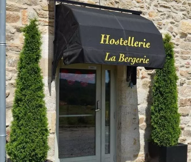 ホテル Hostellerie La Bergerie Des Chapelles