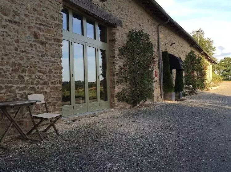 ホテル Hostellerie La Bergerie Des Chapelles