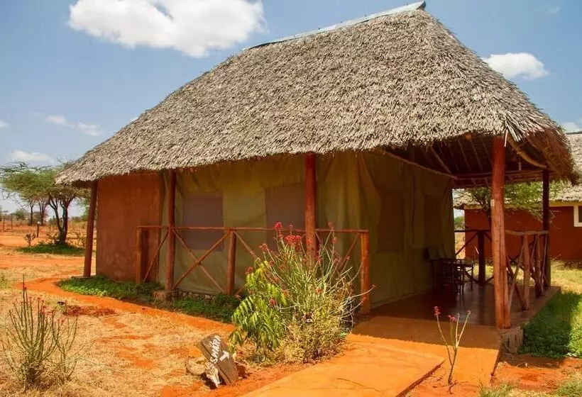 هتل Lake Jipe Eco Lodge