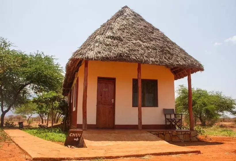 هتل Lake Jipe Eco Lodge