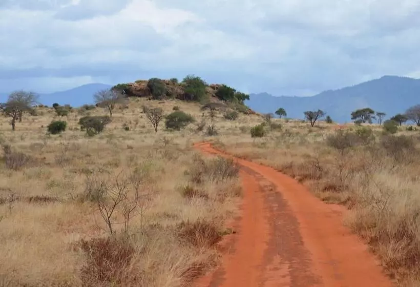 هتل Lake Jipe Eco Lodge