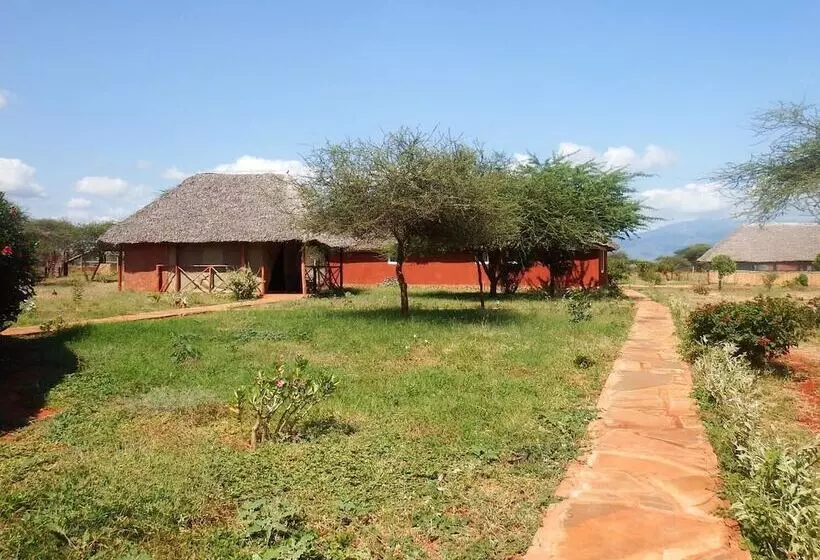 هتل Lake Jipe Eco Lodge