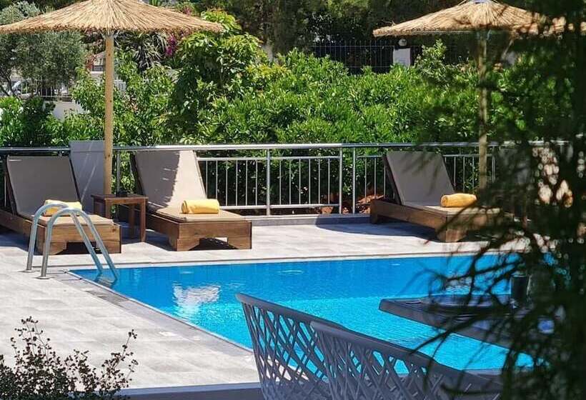 هتل Mitos Village