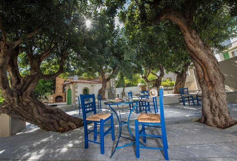 هتل Mitos Village