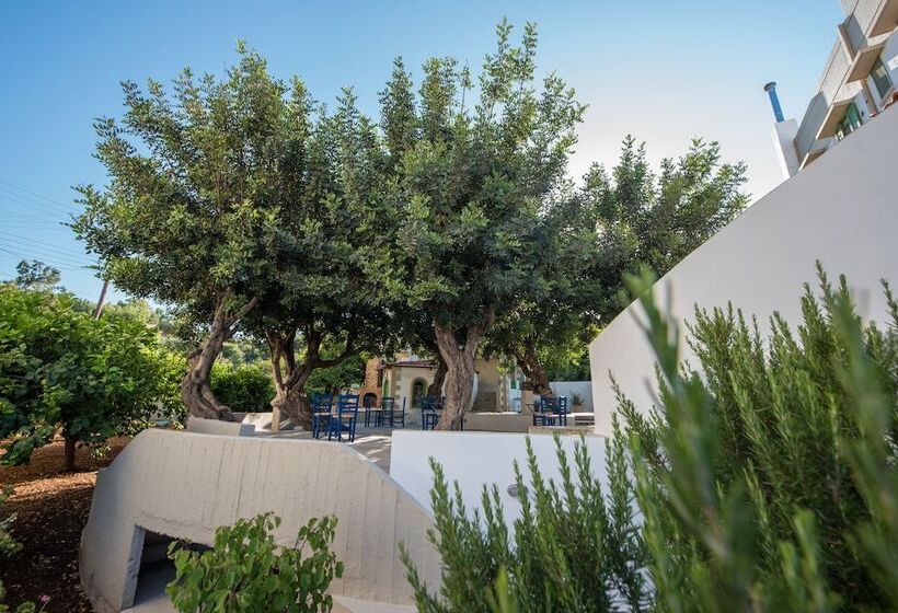 هتل Mitos Village